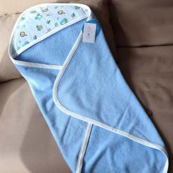 Рушник куточок після купання з вушками "Автомобілі на блакитному" блакитна махра "Plamka"
